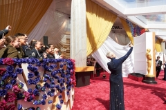 Jamie Lee Curtis arrives on the red carpet of the 94th Oscars® at the Dolby Theatre at Ovation Hollywood in Los Angeles, CA, on Sunday, March 27, 2022.