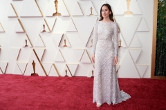 Alana Haim arrives on the red carpet of the 94th Oscars® at the Dolby Theatre at Ovation Hollywood in Los Angeles, CA, on Sunday, March 27, 2022.