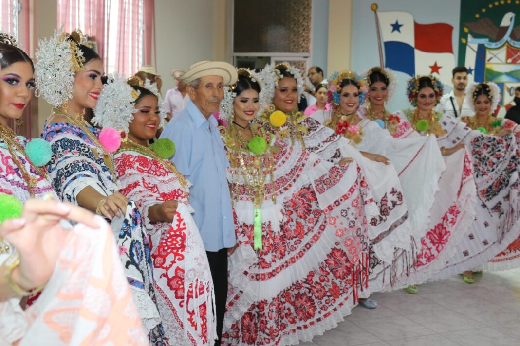 Todo listo para el Desfile de las Mil Polleras 2023 - PR Noticias Panamá