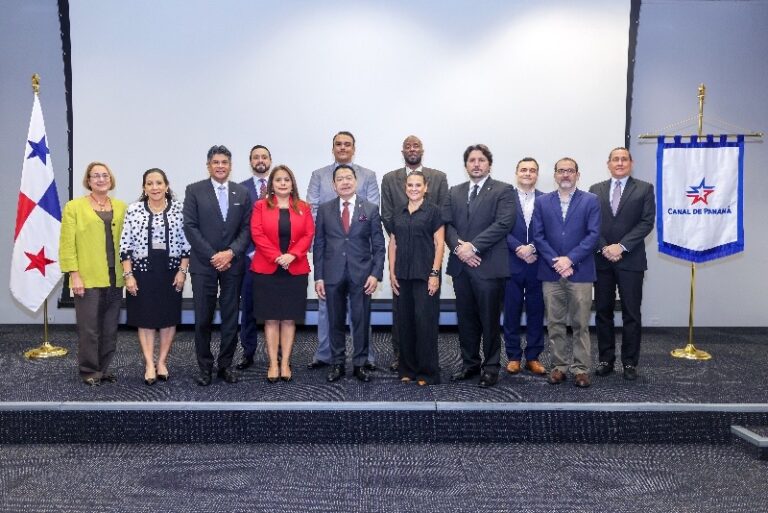 Embajadores y personal diplomático refuerzan su conocimiento sobre el Canal de Panamá