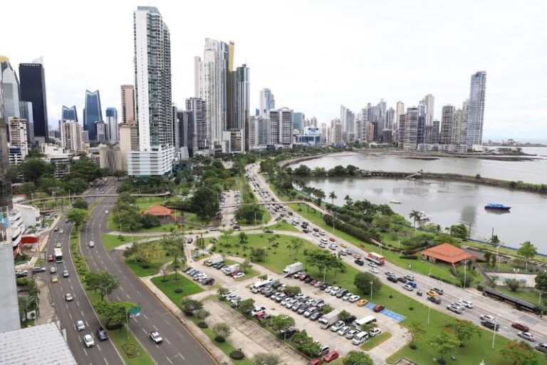Panamá mejora su posición en el índice de complejidad empresarial y se posiciona como hub regional de inversión