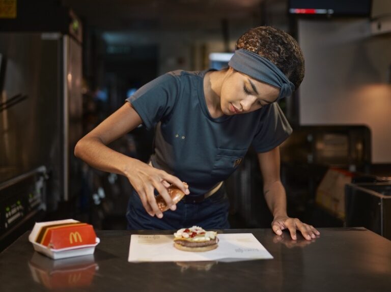 En el día de la Hamburguesa, McDonald’s reafirma su legado de más de 50 años en Panamá