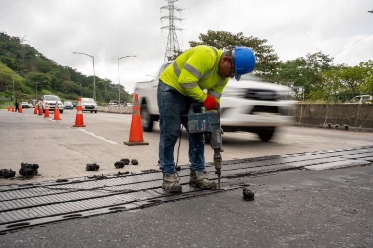 MOP inicia trabajo de reemplazo de junta de expansión en el puente Centenario